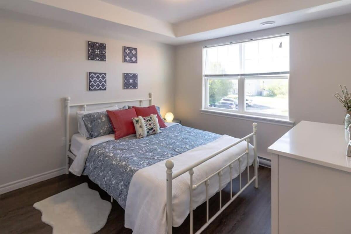 Newly Renovated Modern Condo Near Hospital, Unb Patio & Parking Coffee Saint John Εξωτερικό φωτογραφία