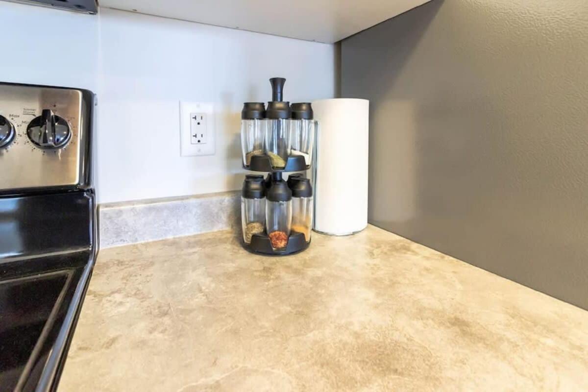 Newly Renovated Modern Condo Near Hospital, Unb Patio & Parking Coffee Saint John Εξωτερικό φωτογραφία