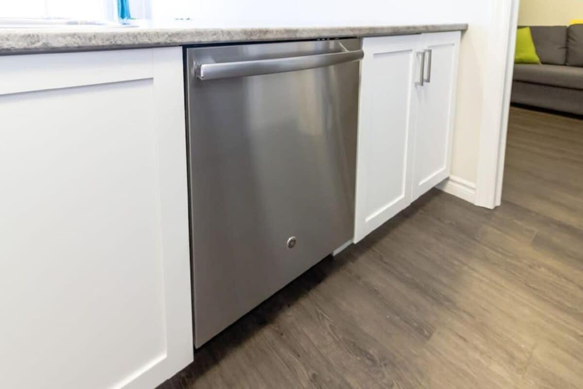 Newly Renovated Modern Condo Near Hospital, Unb Patio & Parking Coffee Saint John Εξωτερικό φωτογραφία