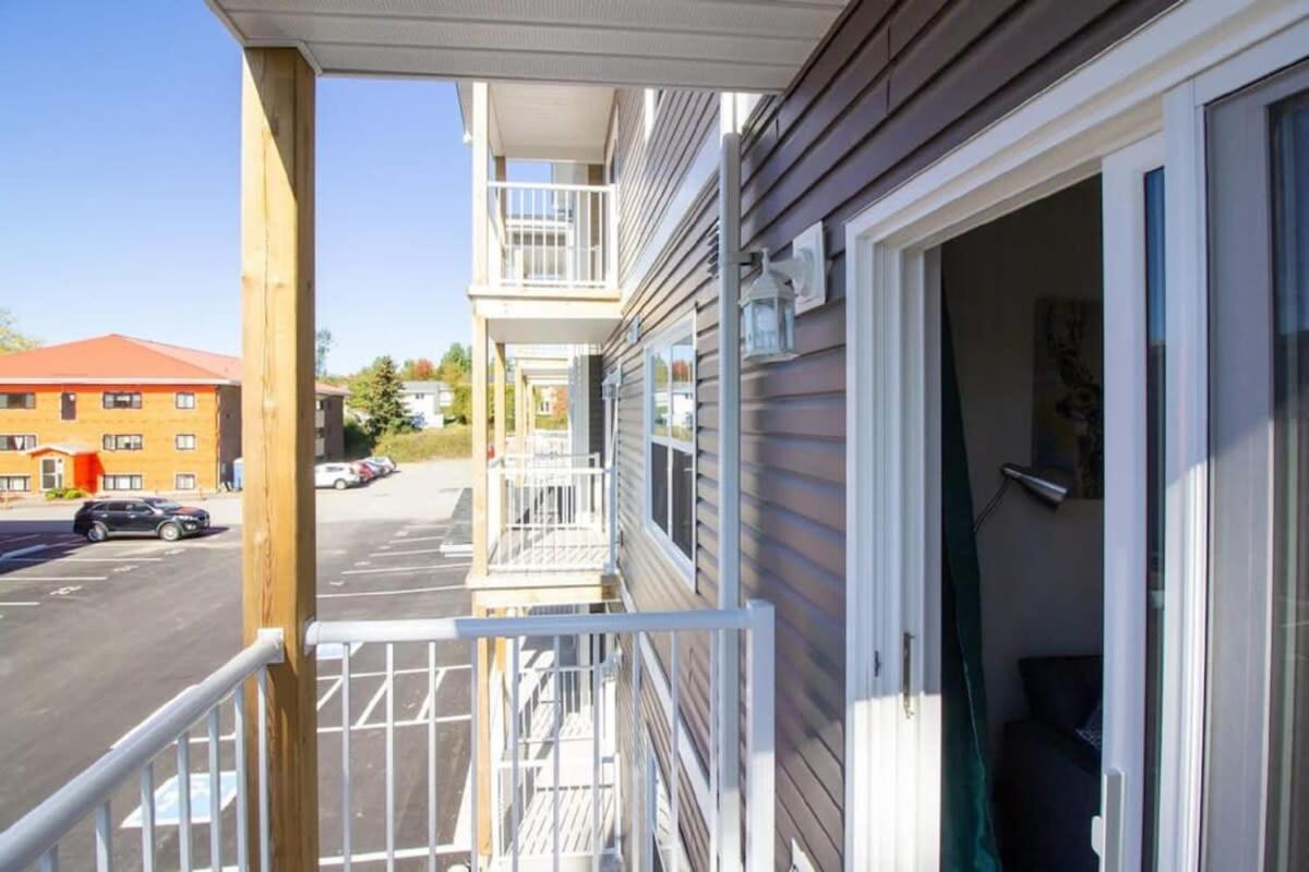 Newly Renovated Modern Condo Near Hospital, Unb Patio & Parking Coffee Saint John Εξωτερικό φωτογραφία